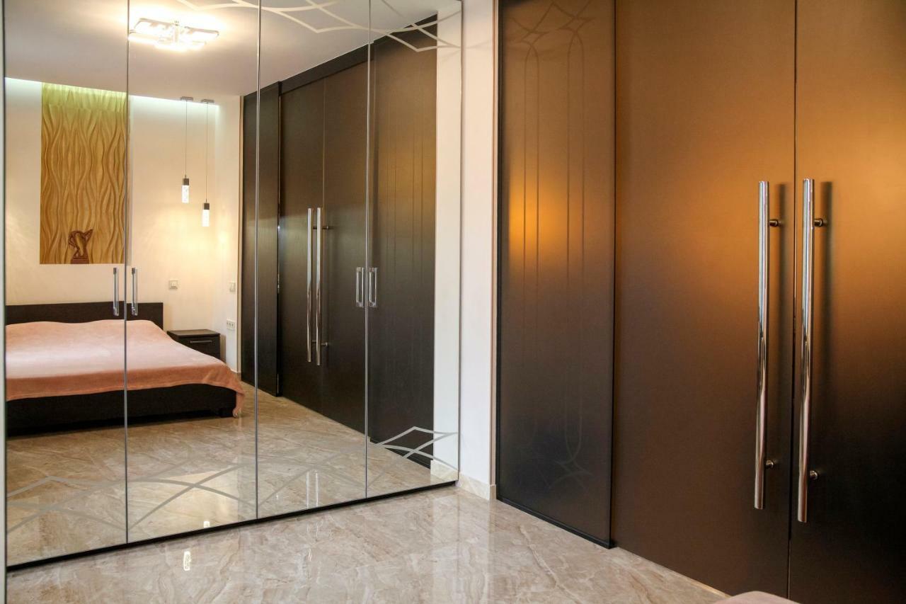 Apartment Luxe Paris Одесса Экстерьер фото